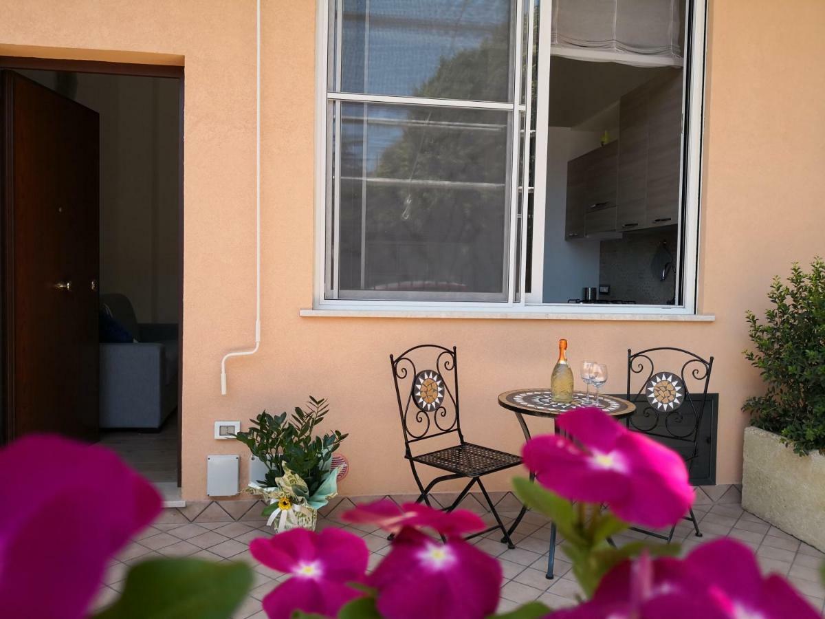 Hotel Tiny House Naxos Giardini-Naxos Exterior foto